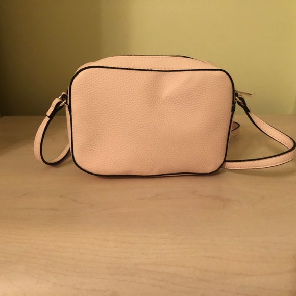 Holiday Sale! Beautiful New Michael Kors Soft Pink Crossbody and 2 Piece Bundle - Picture 8 of 16